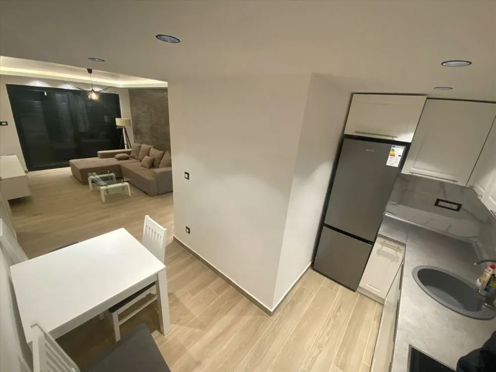 Izdavanje, jednosoban stan, 55m², Ledine, Beograd