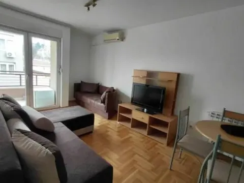 Rent, two bedroom apartment, 40m², Crveni Krst, Beograd - image 8