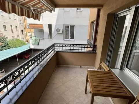 Rent, four bedroom apartment, 90m², Vračar Sve Podlokacije, Beograd - image 11