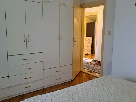 Izdavanje, trosoban stan, 100m², Tivat, Crna Gora - image 8