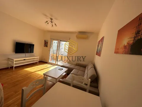 Rent, one bedroom apartment, 50m², City Kvart, Podgorica - image 1