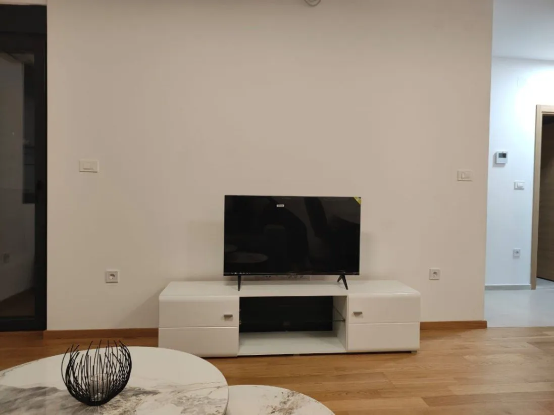Izdavanje, dvosoban stan, 53m², City Kvart, Podgorica