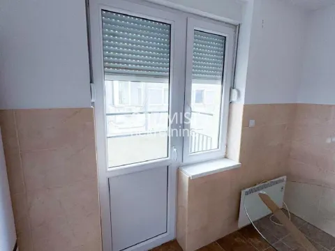 Rent, two bedroom apartment, 59m², Južni Bulevar, Vračar Sve Podlokacije - image 9