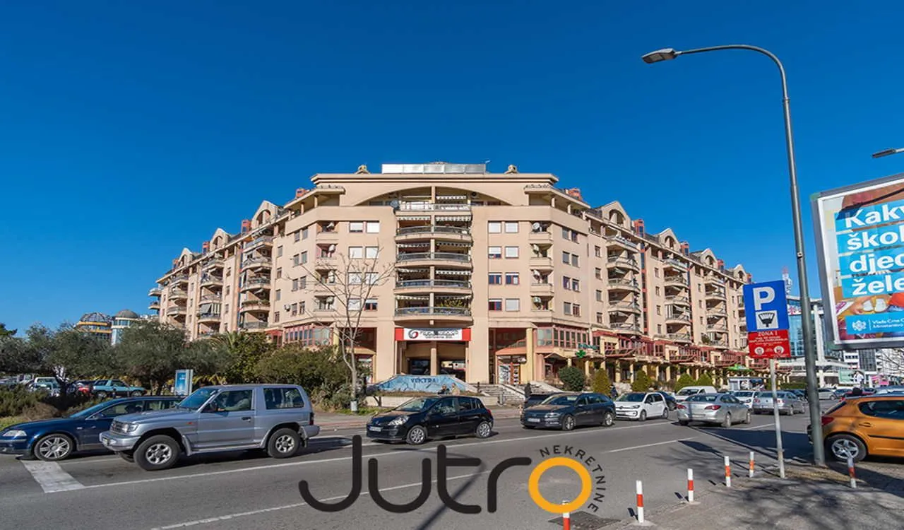 Prodaja, četvorosoban stan, 281m², Preko Morače, Podgorica