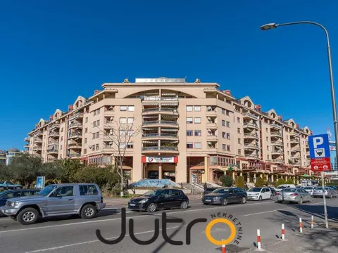 Prodaja, četvorosoban stan, 281m², Preko Morače, Podgorica - image 28