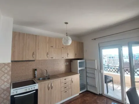 Izdavanje, jednosoban stan, 75m², Stari Aerodrom, Podgorica - image 4