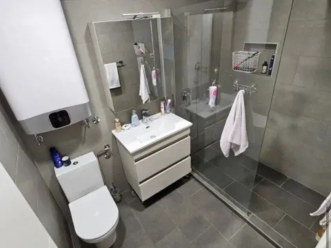 Sale, one bedroom apartment, 57m², Blok 6, Podgorica - image 11