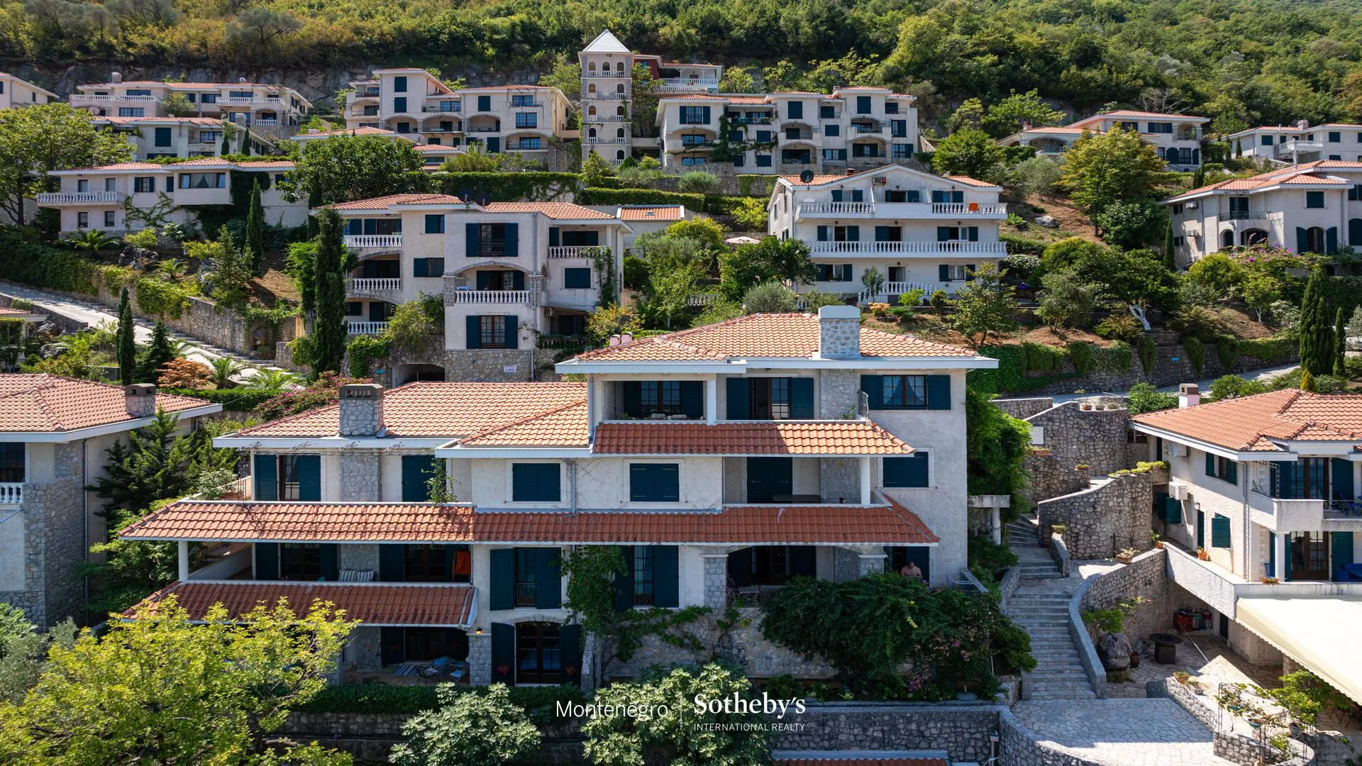 Prodaja, dvosoban stan, 101m², Kostanjica, Kotor