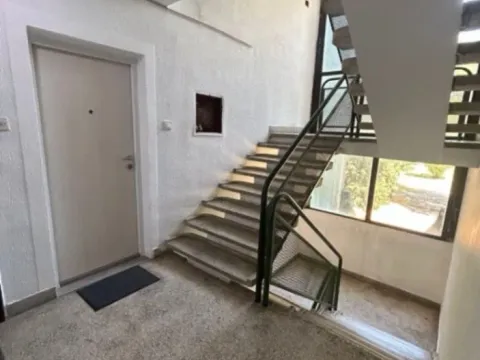 Izdavanje, jednosoban stan, 38m², Blok 5, Podgorica - image 9