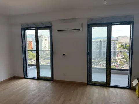 Prodaja, trosoban stan, 116m², Pobrežje, Podgorica - image 6