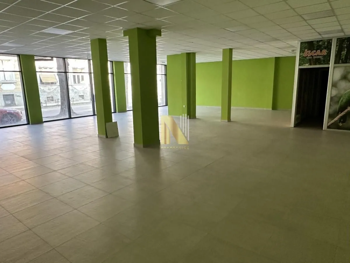 Rent, office space, 400m², Centar, Subotica