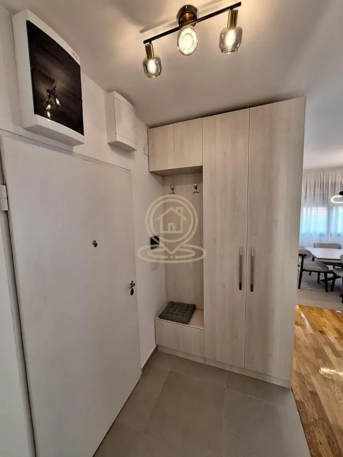 Izdavanje, trosoban stan, 90m², Lekino Brdo, Voždovac Sve Podlokacije