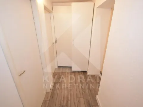 Izdavanje, trosoban stan, 70m², Centar, Podgorica - image 13