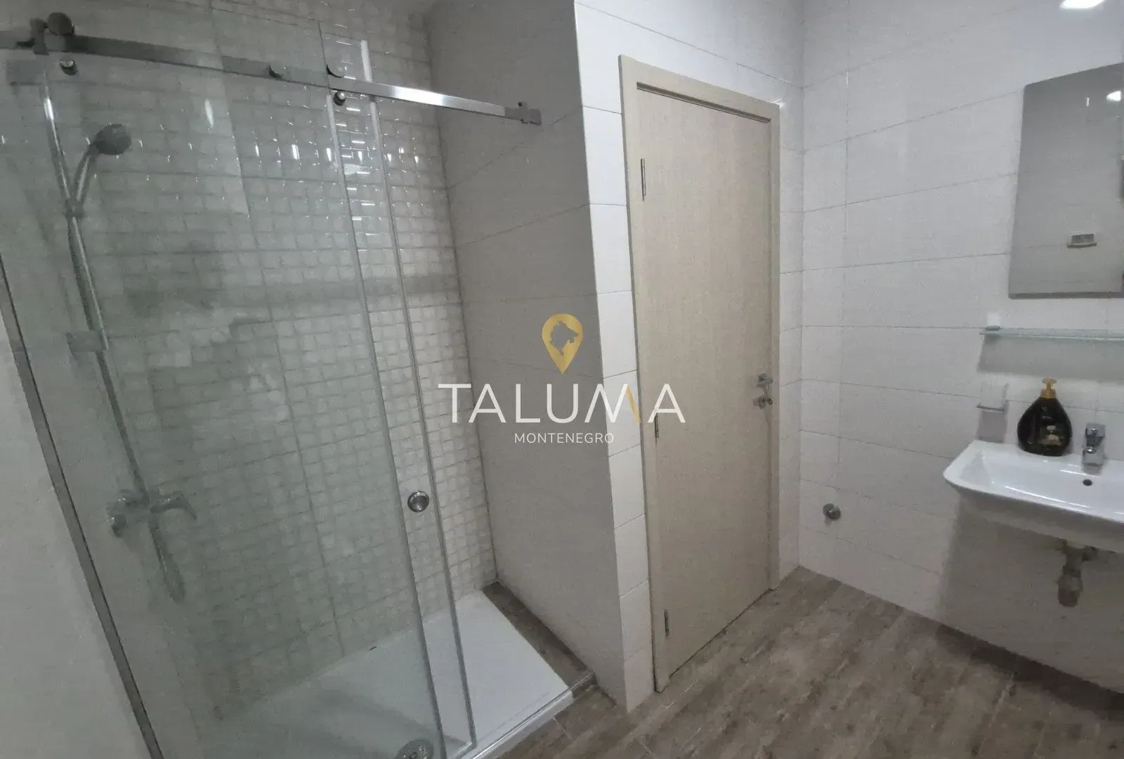 Rent, two bedroom apartment, 75m², City Kvart, Podgorica