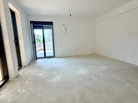 Prodaja, trosoban stan, 105m², Stari Aerodrom, Podgorica - image 11