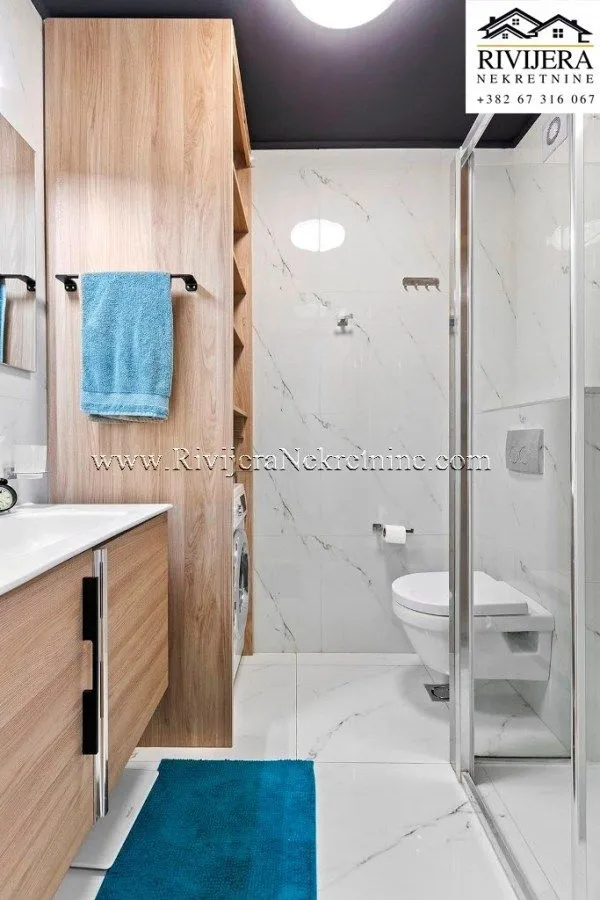 Prodaja, dvosoban stan, 68m², Centar, Tivat