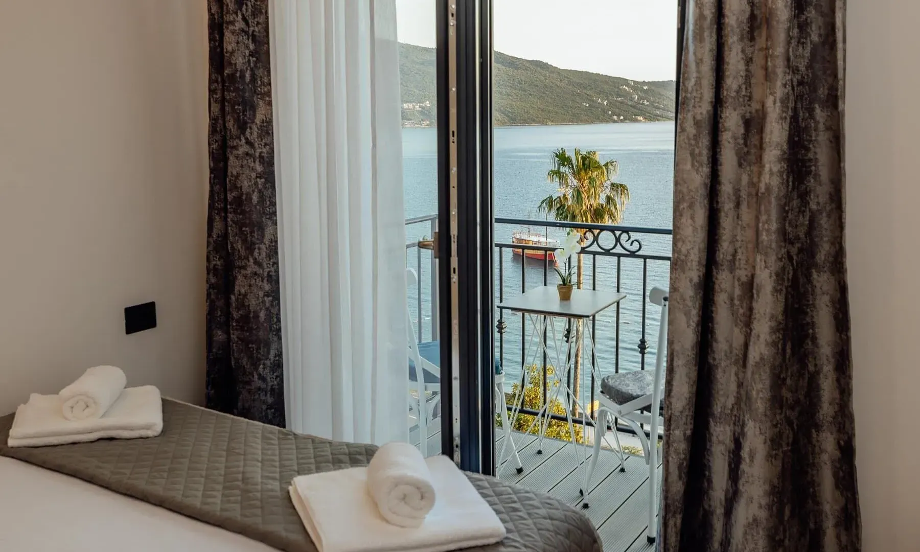 Prodaja, ugostiteljski objekat, 1000m², Kumbor, Herceg Novi