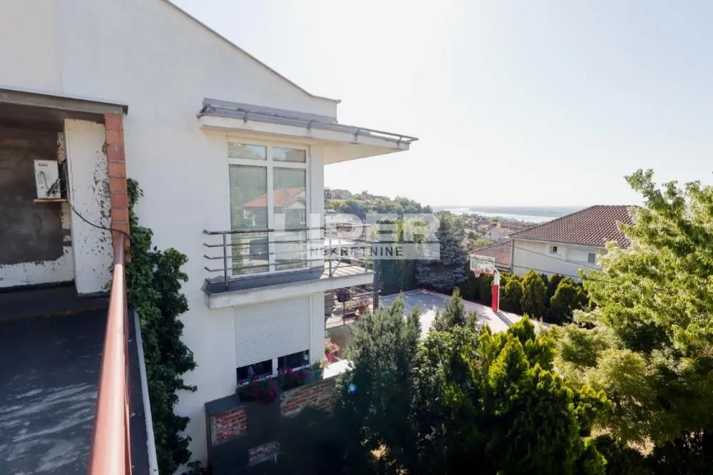 Sale, house, 544m², Višnjička Banja, Palilula Sve Podlokacije