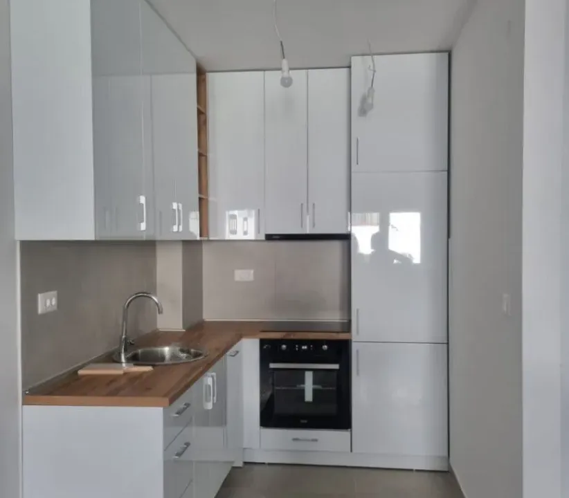 Izdavanje, jednosoban stan, 46m², Stari Aerodrom, Podgorica