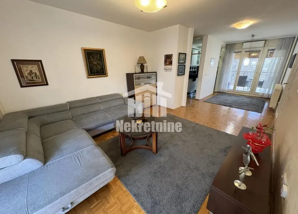 Prodaja, četvorosoban stan, 88m², Čukarička Padina, Beograd