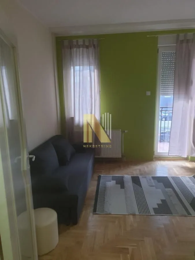 Izdavanje, garsonjera, 31m², Bulevar Evrope, Novi Sad Sve Podlokacije