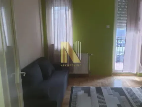 Izdavanje, garsonjera, 31m², Bulevar Evrope, Novi Sad Sve Podlokacije - image 3