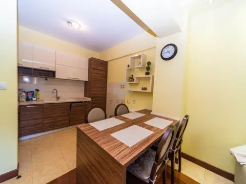 Izdavanje, dvosoban stan, 75m², Centar, Podgorica - image 4