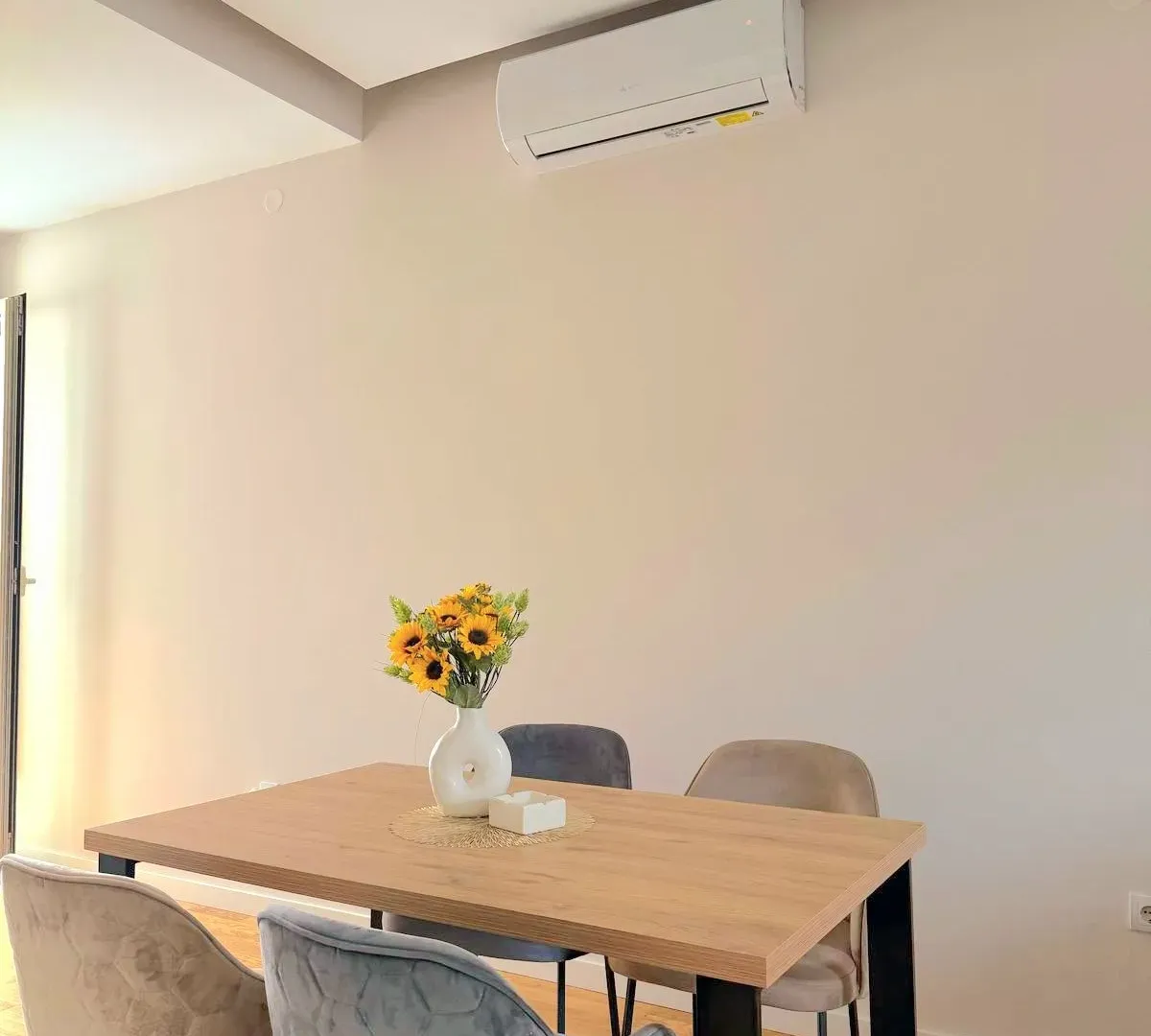 Izdavanje, jednosoban stan, 50m², Centar, Cetinje
