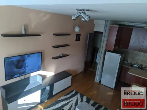 Rent, two bedroom apartment, 47m², Bulevar Oslobodjenja, Novi Sad Sve Podlokacije - image 14