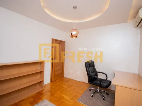 Izdavanje, kuća, 320m², Gornja Gorica, Podgorica - image 11