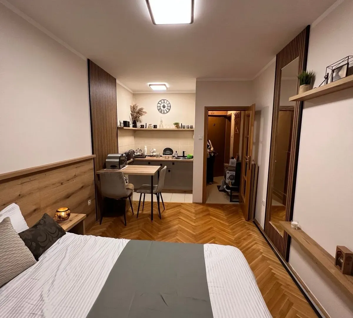 Prodaja, garsonjera, 24m², Blok 6, Podgorica