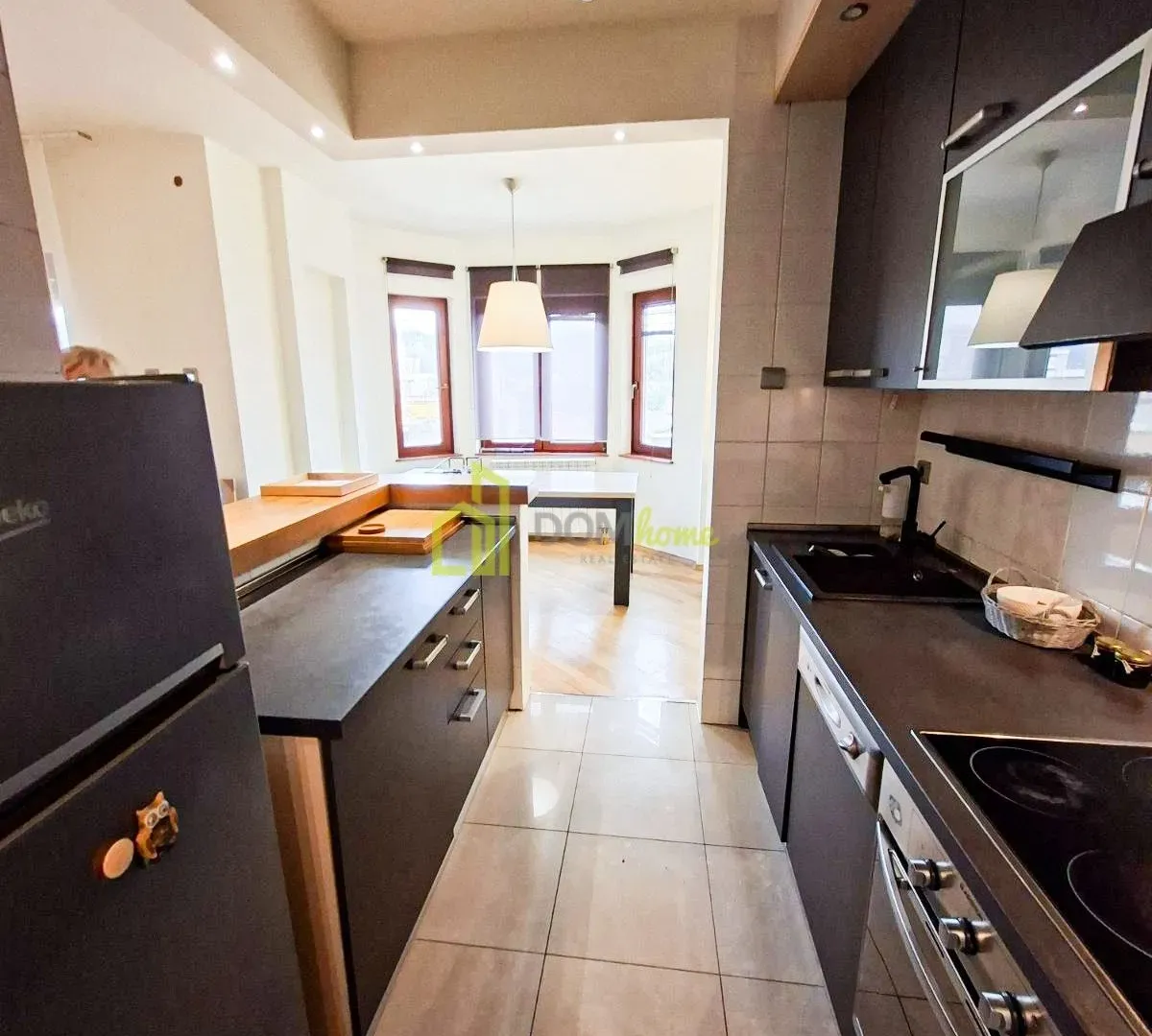 Izdavanje, trosoban stan, 108m², Malo Brdo, Podgorica