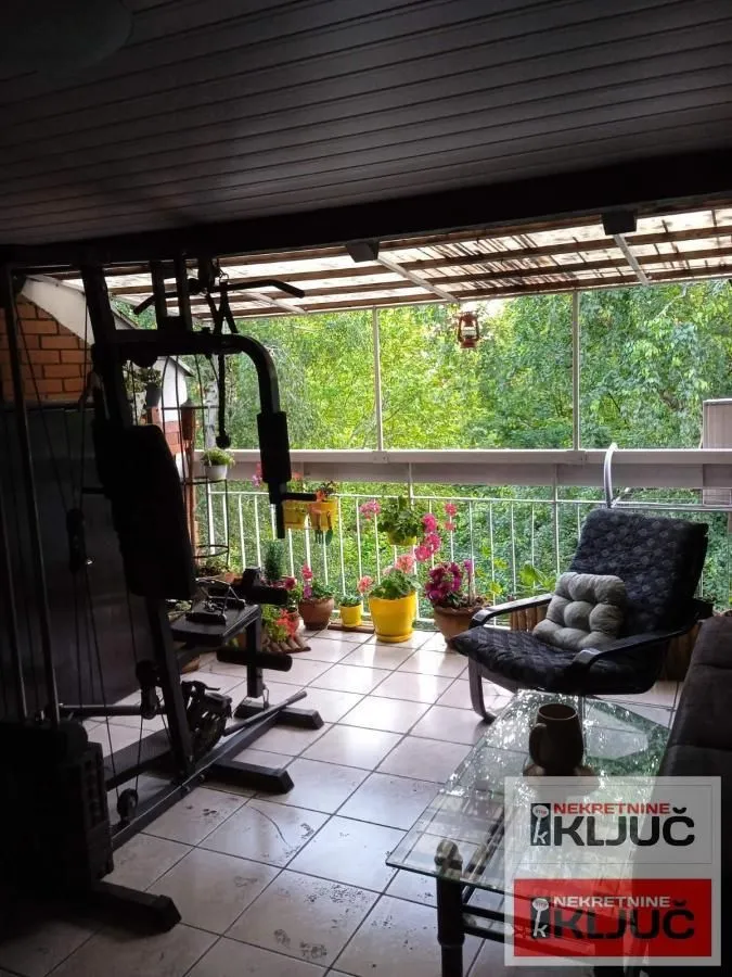 Prodaja, četvorosoban stan, 84m², Novo naselje, Novi Sad
