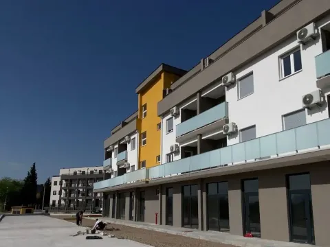 Prodaja, dvosoban stan, 84m², Zagorič, Podgorica - image 1