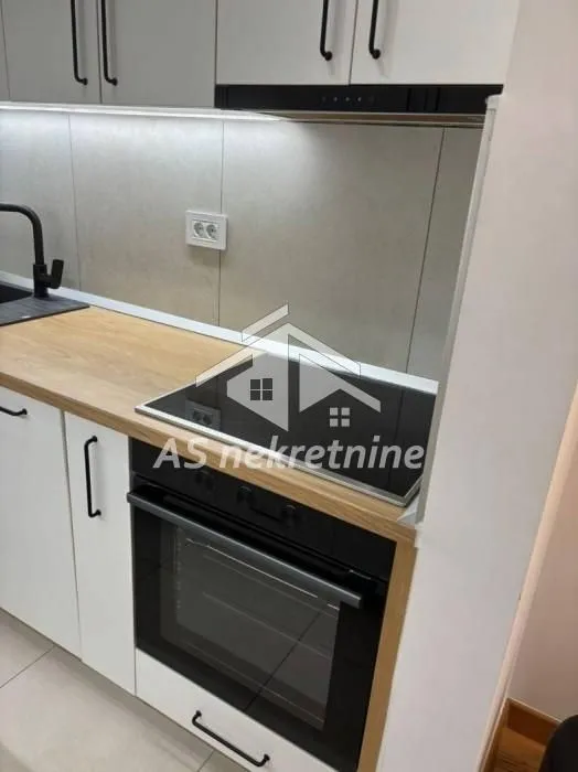 Izdavanje, jednosoban stan, 42m², Novi Beograd Blok 65, Novi Beograd Sve Podlokacije