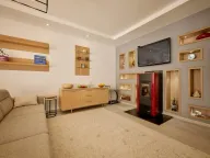 Sale, house, 200m², Budva, Crna Gora - image 15