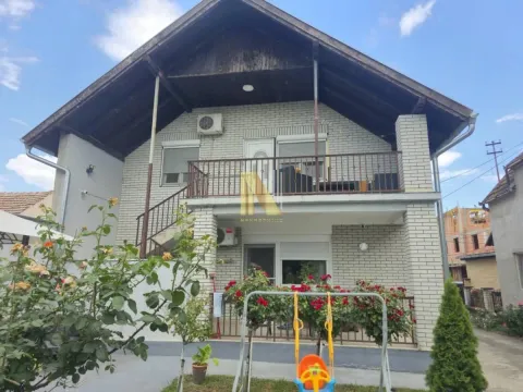 Kuća in Vidovdansko naselje