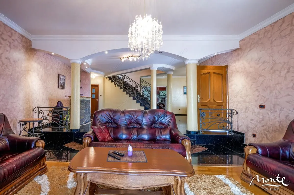 Sale, house, 560m², Petrovac, Budva