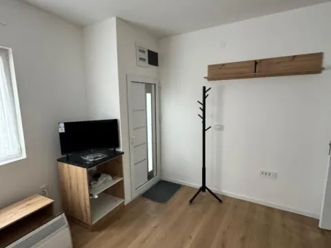 Izdavanje, jednosoban stan, 20m², Voždovac Sve Podlokacije, Beograd - image 5