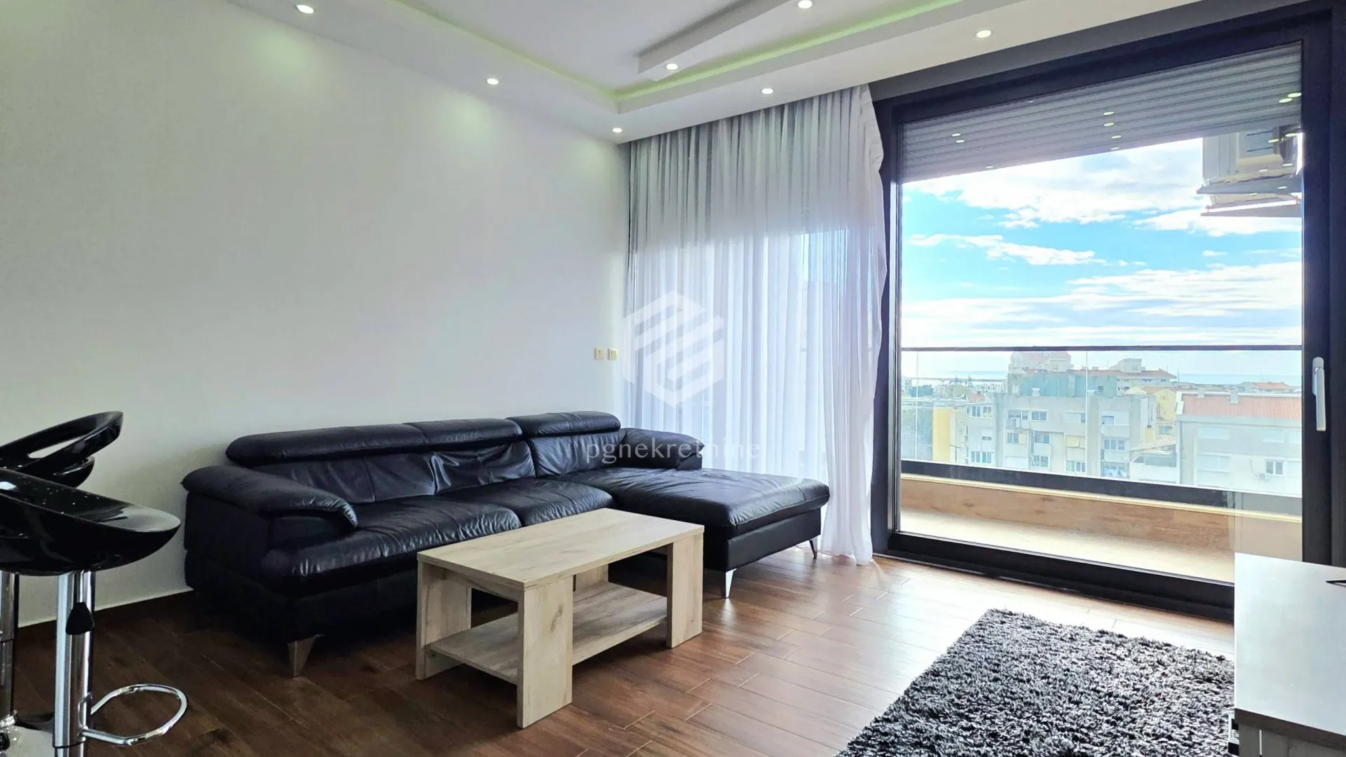Rent, two bedroom apartment, 69m², Centar, Bar