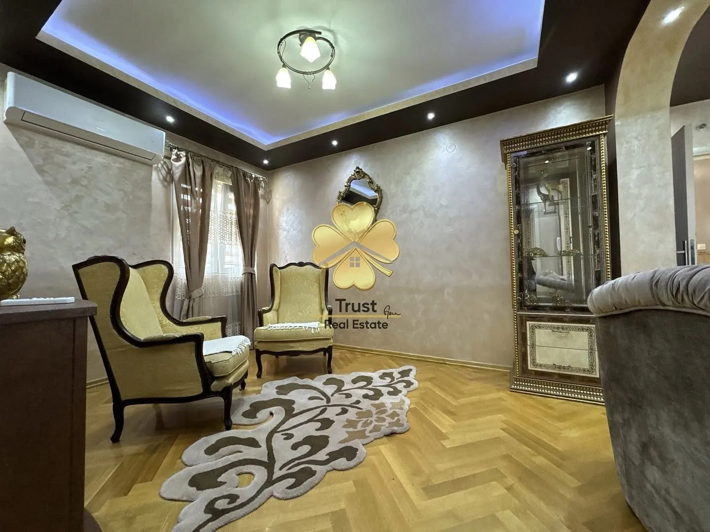Rent, house, 250m², Tološi, Podgorica