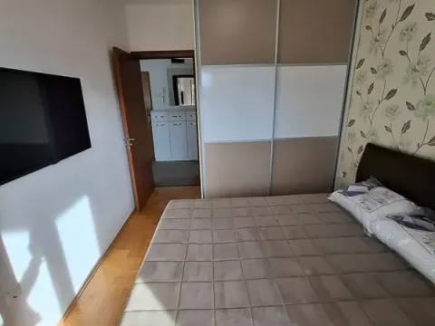 Izdavanje, jednosoban stan, 42m², Tuški Put, Podgorica - image 4