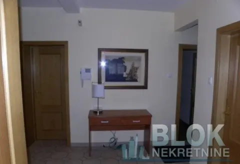 Rent, three bedroom apartment, 140m², Preko Morače, Podgorica - image 6