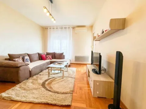 Rent, three bedroom apartment, 45m², Pobrežje, Podgorica - image 4