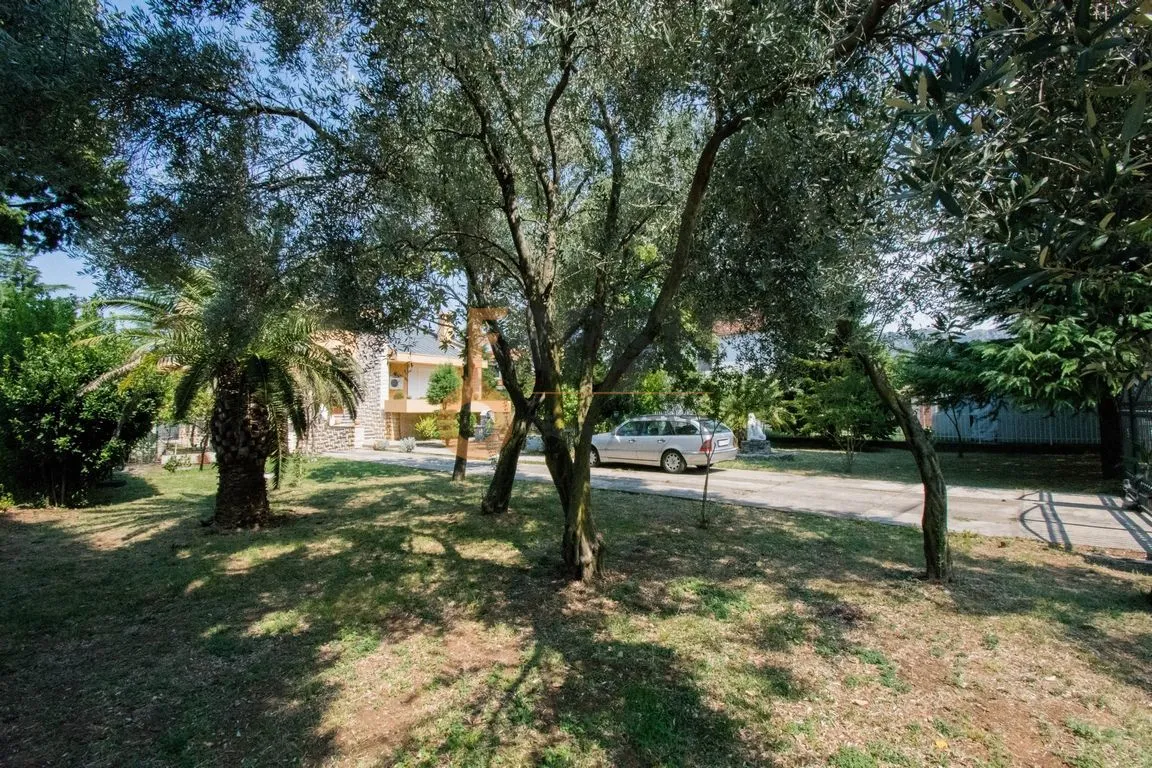 Sale, house, 330m², Masline, Podgorica