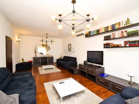 Prodaja, kuća, 200m², Zabjelo, Podgorica - image 2