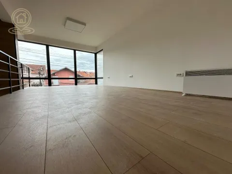 Izdavanje, poslovni prostor, 55m², Vašarište, Kragujevac - image 14