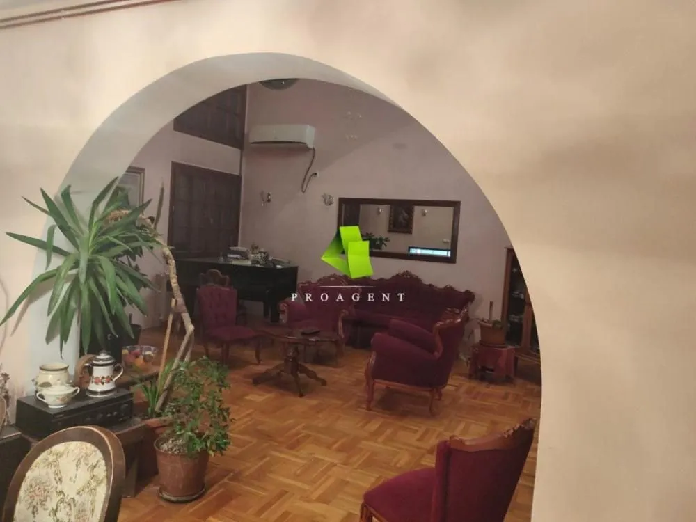 Rent, house, 220m², Palilula, Niš