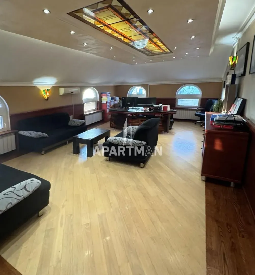 Izdavanje, poslovni prostor, 700m², Banjica, Voždovac Sve Podlokacije