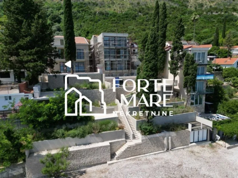 Prodaja, kuća, 309m², Njivice, Herceg Novi
